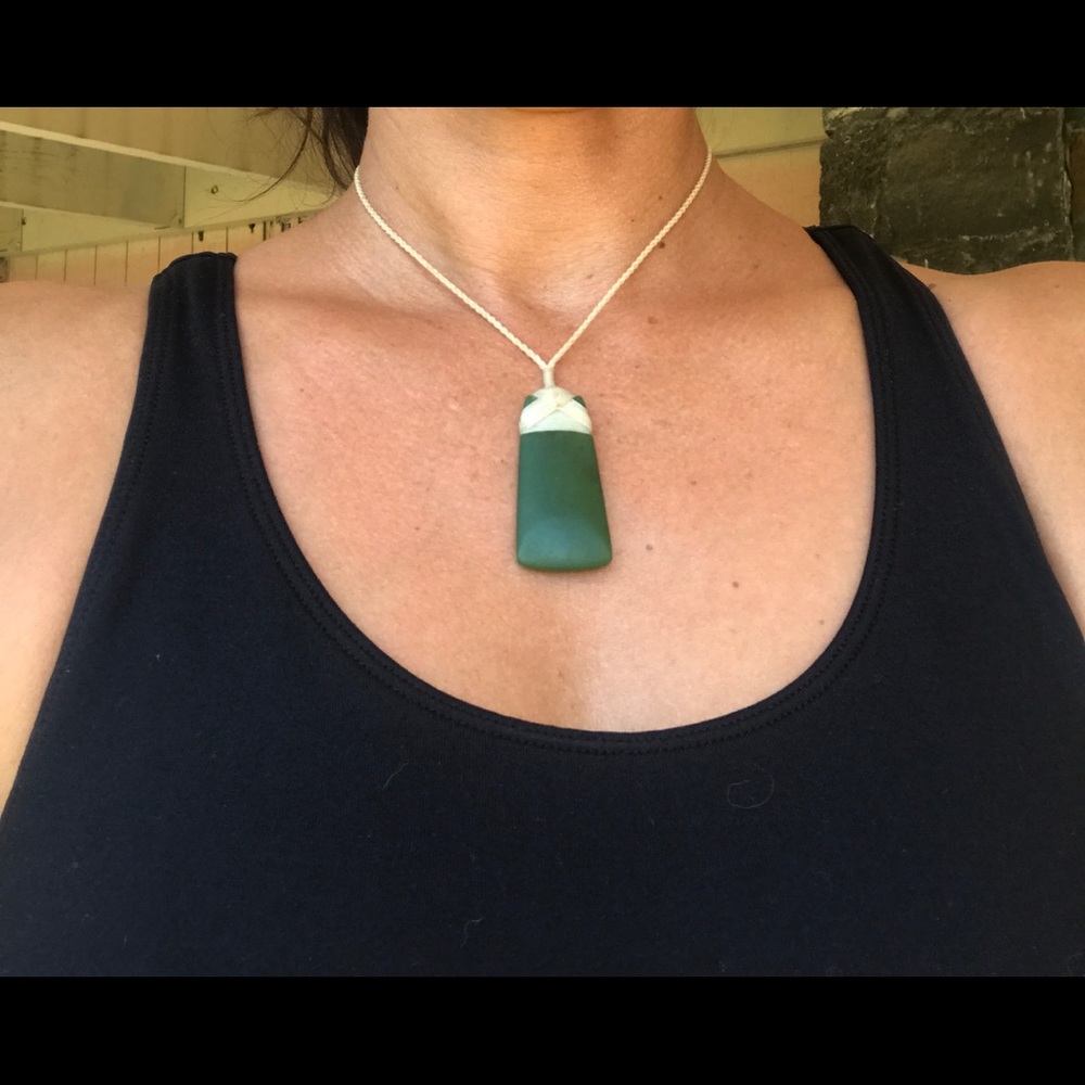 New Zealand Jade Maori Toki Style Necklace - Picture 7 of 10